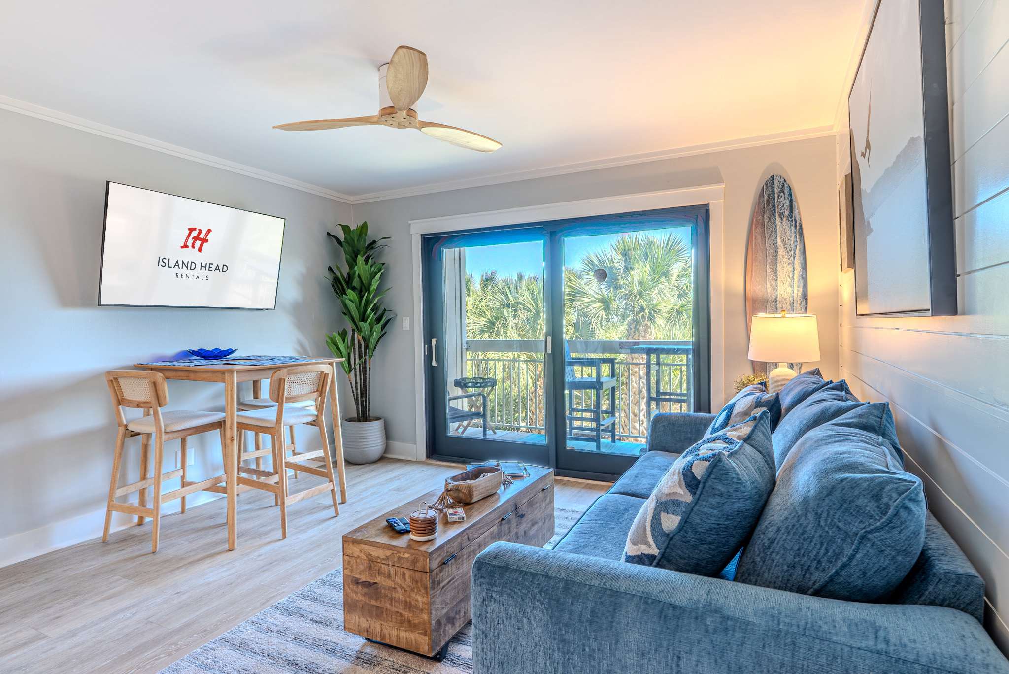 Breakers living area detail
