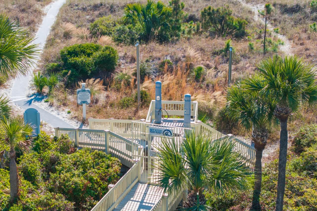 Breakers beach access
